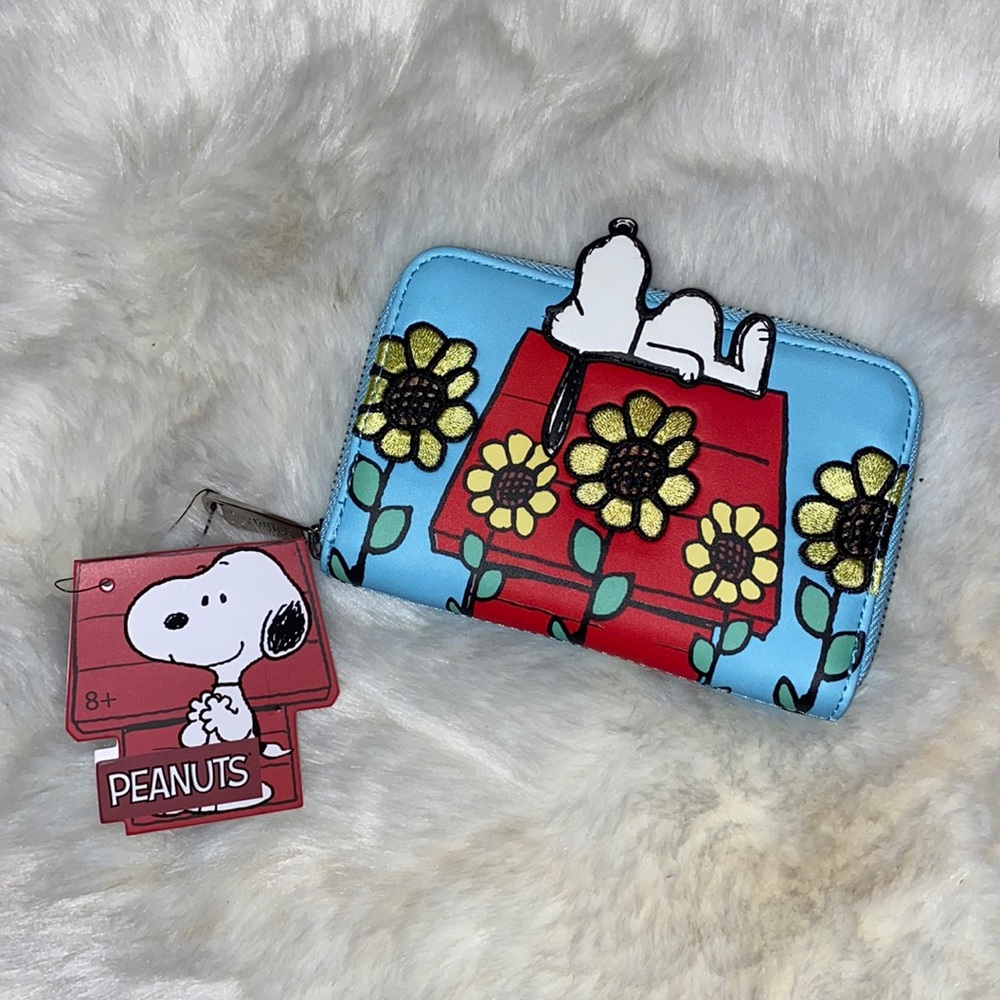 LOUNGEFLY PEANUTS WALLET
